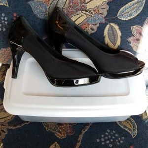 Impo stretch black peep toe pumps